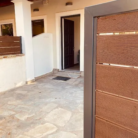 Louvros Luxury Apartment *